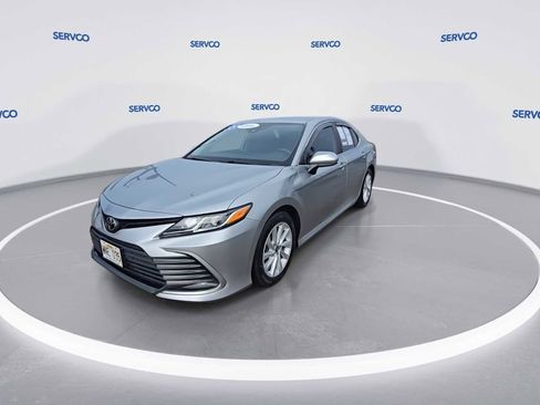Used 2022 Toyota Camry LE image 3