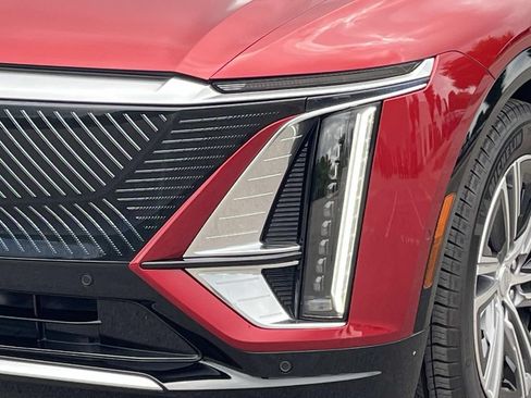 Certified 2024 Cadillac Lyriq Luxury RWD image 10
