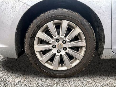 Used 2012 Toyota Sienna LE w/ Towing Pkg image 9