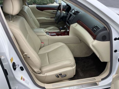 Used 2012 Lexus LS 460 L image 32