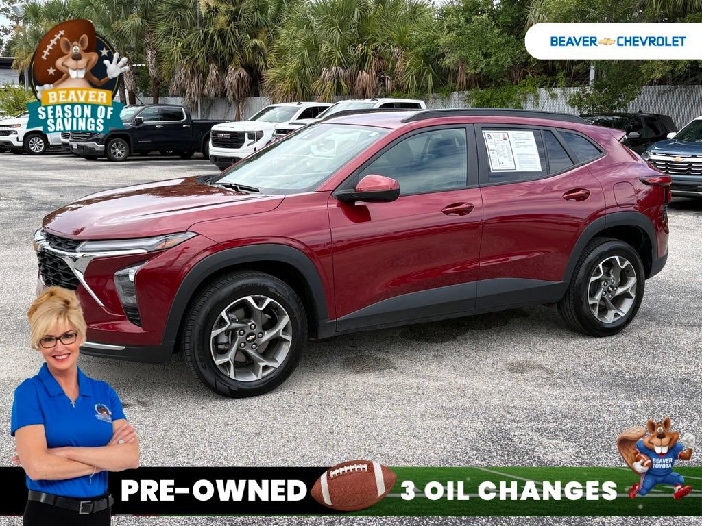 Used 2025 Chevrolet Trax LT FWD image 1