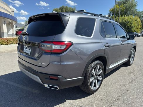 Used 2025 Honda Pilot Elite image 7