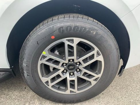 New 2025 Ford Expedition Active image 27