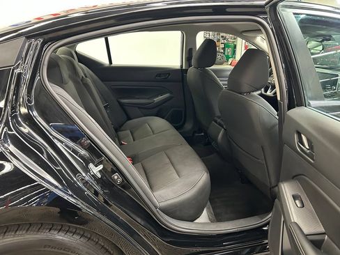 Used 2025 Nissan Altima 2.5 SV FWD image 13