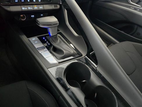 New 2026 Hyundai Elantra Hybrid FWD image 30
