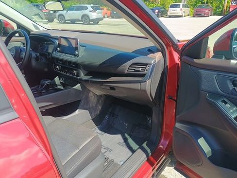 Used 2023 Nissan Rogue SV AWD/4WD image 13