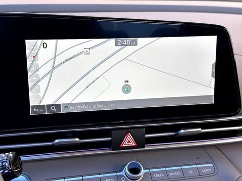 Used 2024 Hyundai Elantra SEL image 16