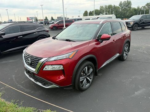 Used 2023 Nissan Rogue SL AWD/4WD image 1