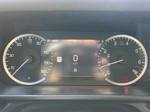 Used 2023 Land Rover Defender 110 S AWD/4WD image 40