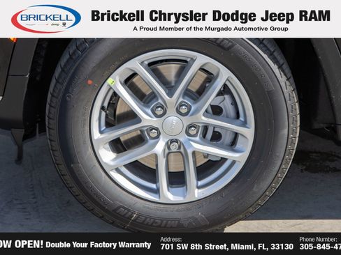 New 2025 Jeep Grand Cherokee L Laredo image 38