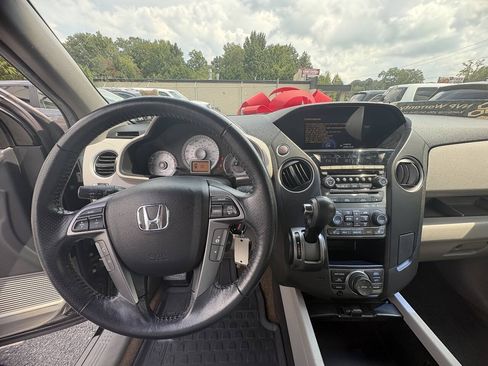 Used 2013 Honda Pilot Touring image 11