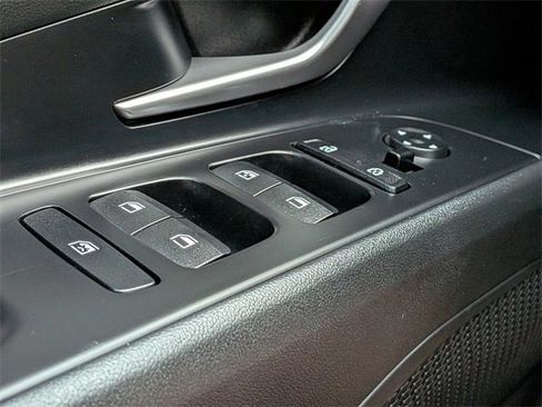 Used 2022 Hyundai Elantra SEL image 25