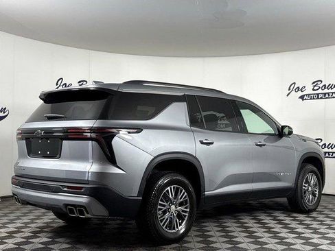 New 2025 Chevrolet Traverse LT w/ Driver Confidence Package image 8