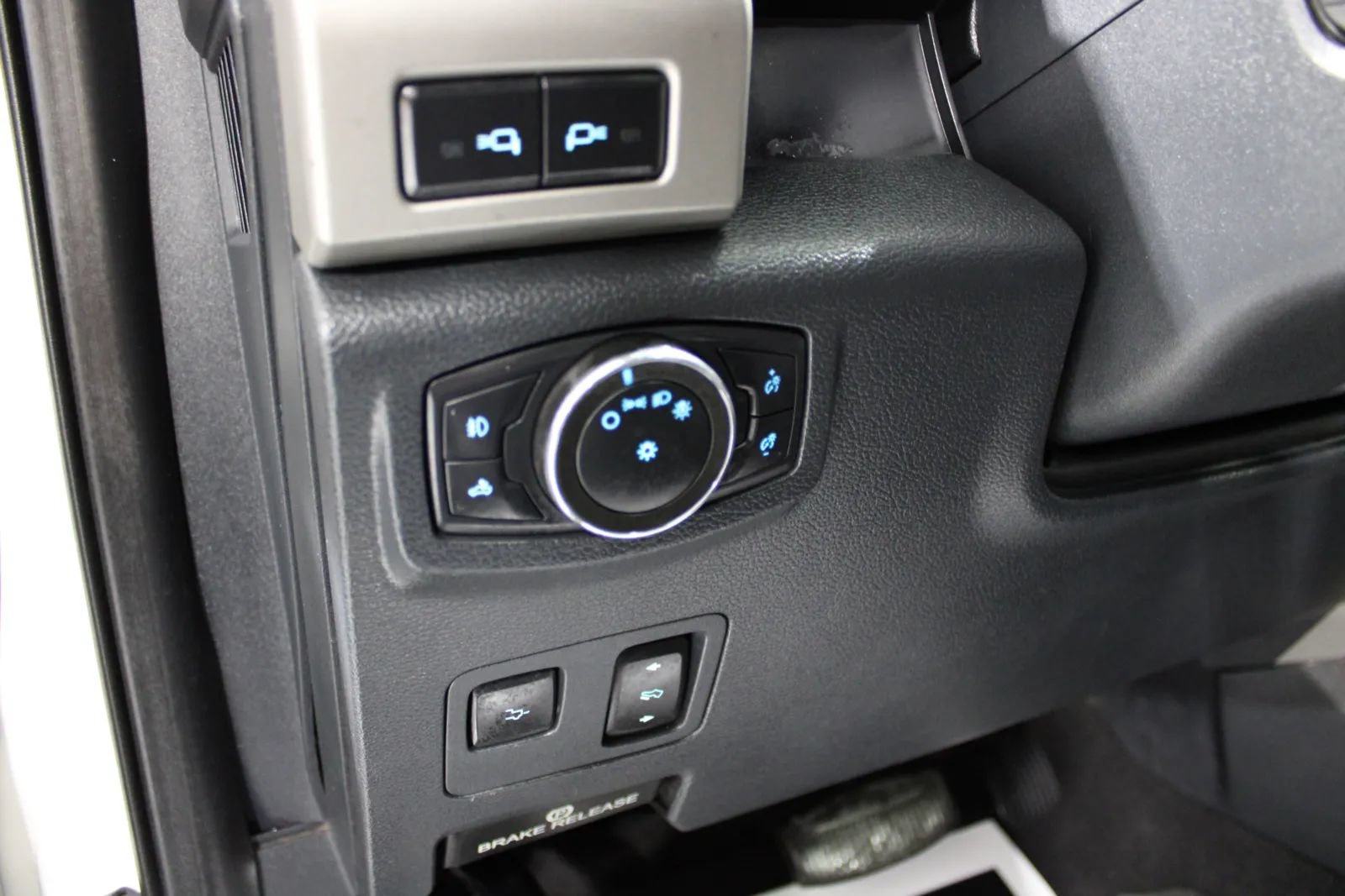 Used 2022 Ford F250 Lariat w/ Tremor Off-Road Package AWD/4WD image 10