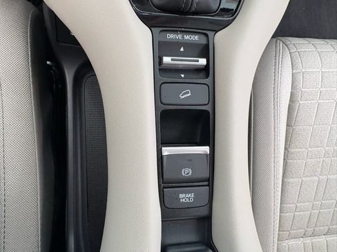 Certified 2025 Honda HR-V LX image 20