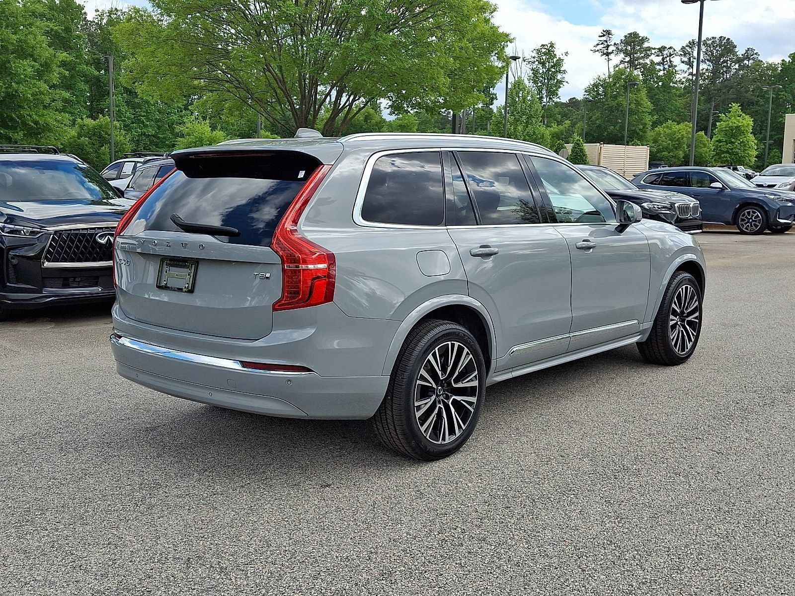 Used 2025 Volvo XC90 T8 Core w/ Protection Package AWD/4WD image 6
