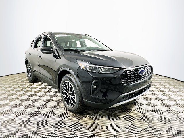 Used 2025 Ford Escape SE w/ PHEV Premium Package FWD image 1