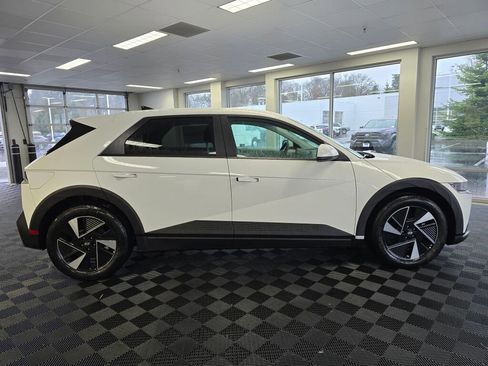 New 2026 Hyundai Ioniq 5 SE image 3