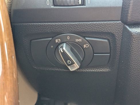 Used 2013 BMW 135i Convertible image 26