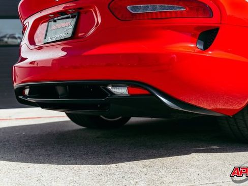 Used 2014 SRT Viper SRT-10 w/ Grand Touring Package RWD image 38