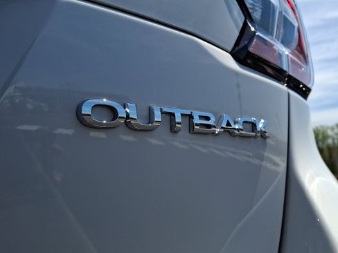 Used 2025 Subaru Outback Premium image 29