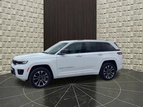 Certified 2023 Jeep Grand Cherokee Overland w/ Luxury Tech Group IV AWD/4WD image 10