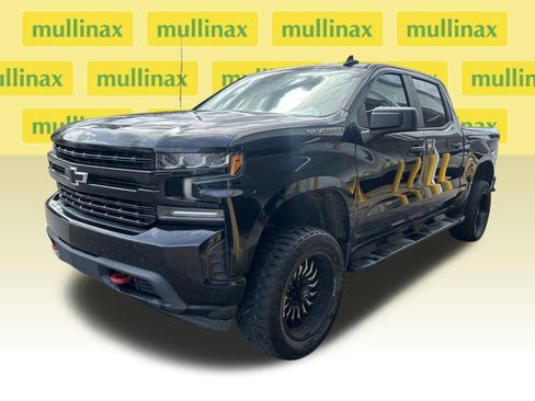 Used 2020 Chevrolet Silverado 1500 Custom w/ Custom Value Package image 4