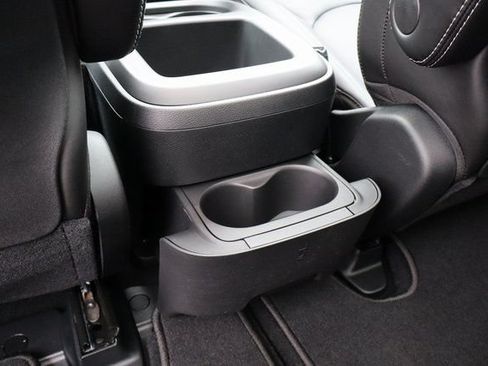 New 2026 Chrysler Pacifica Select FWD image 39