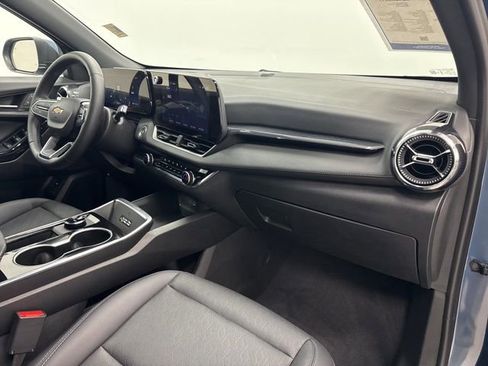 Used 2026 Chevrolet Equinox LT w/ Convenience Package II FWD image 30