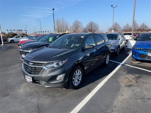 Used 2020 Chevrolet Equinox LS w/ LS Convenience Package image 2