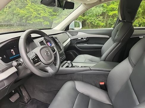 Certified 2025 Volvo XC90 B5 Core w/ Climate Package AWD/4WD image 26