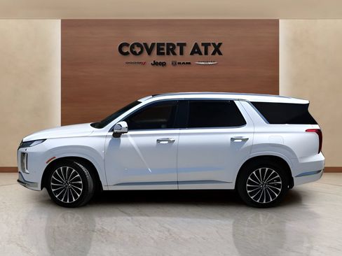 Used 2024 Hyundai Palisade Calligraphy AWD/4WD image 2