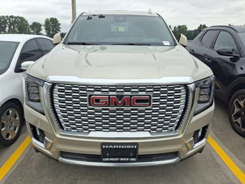 Used 2024 GMC Yukon Denali AWD/4WD image 3