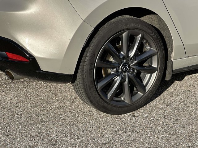 Used 2022 MAZDA MAZDA3 s FWD image 30