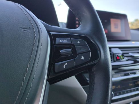 Used 2019 BMW 530e w/ Convenience Package image 20