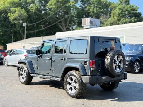 Used 2016 Jeep Wrangler Unlimited Sahara w/ Dual Top Group AWD/4WD image 8