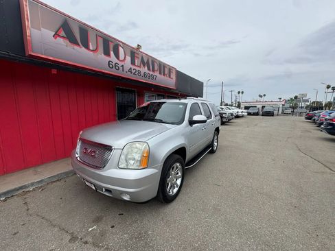 Used 2012 GMC Yukon Denali image 2
