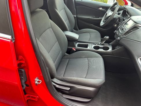 Used 2018 Chevrolet Cruze LT w/ LT Fleet Convenience Package image 10