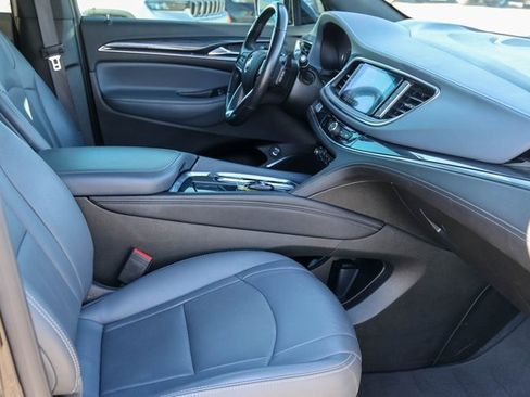 Used 2024 Buick Enclave Premium image 17
