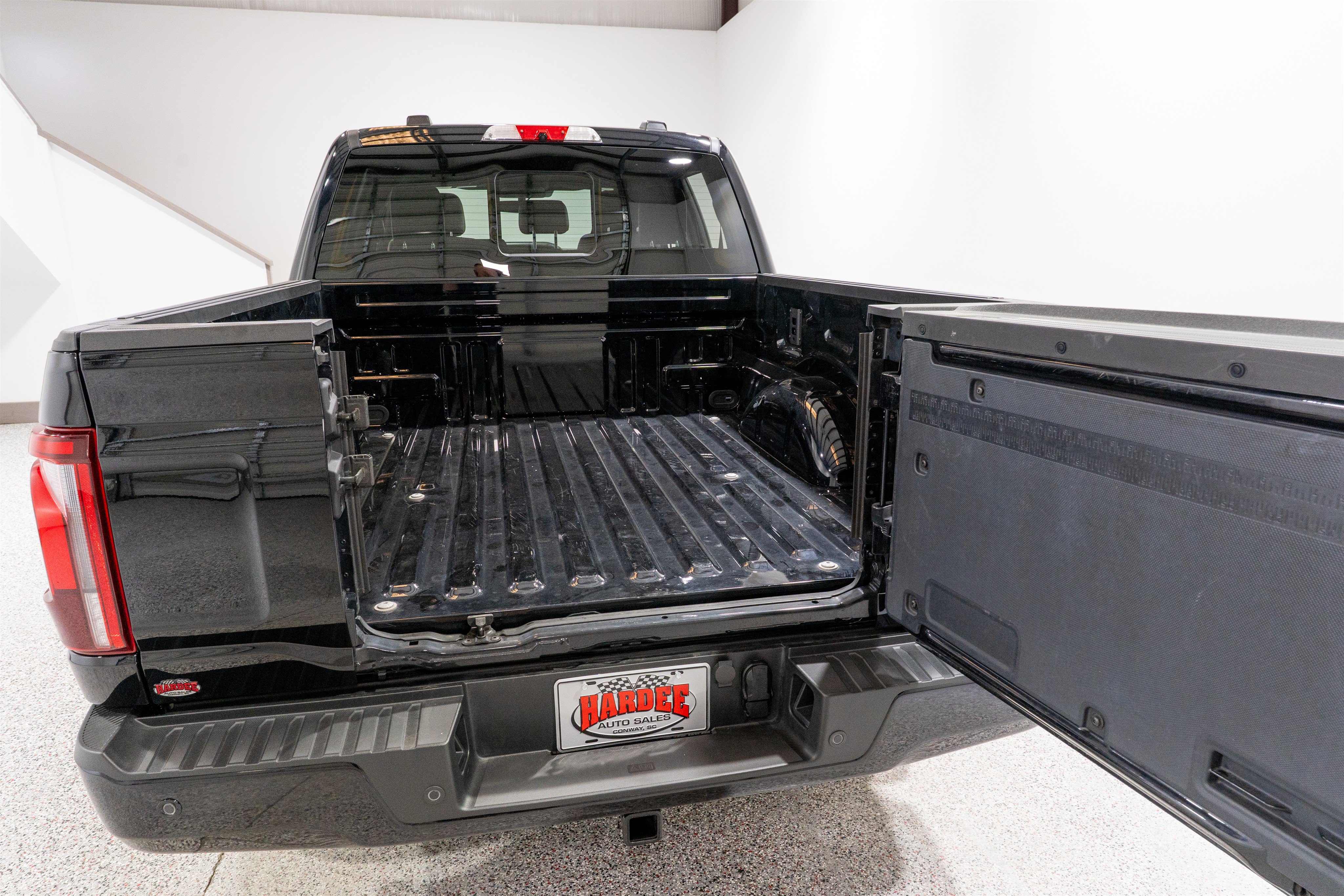 Used 2025 Ford F150 Platinum AWD/4WD image 12