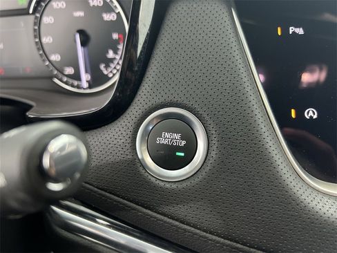 Used 2025 Cadillac XT5 Premium Luxury image 16