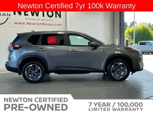 Used 2025 Nissan Rogue SV FWD image 24