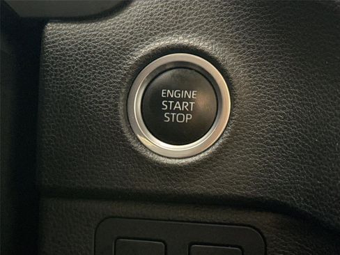 Used 2022 Toyota Tundra SR5 w/ SR5 Premium Package AWD/4WD image 21