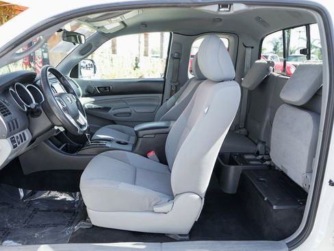 Used 2014 Toyota Tacoma 2WD Access Cab image 19