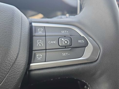 Used 2025 Jeep Compass Limited AWD/4WD image 26