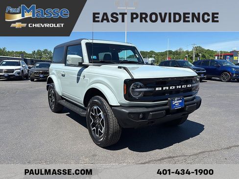 Used 2023 Ford Bronco Outer Banks AWD/4WD image 3