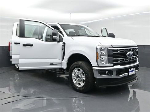 Used 2025 Ford F350 XLT image 62