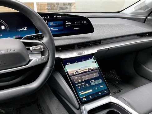 Used 2025 Lucid Air Pure RWD image 6