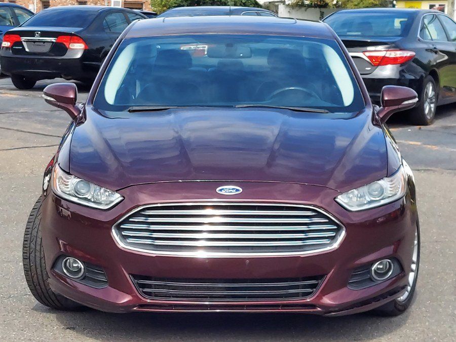 Used 2013 Ford Fusion SE FWD image 2