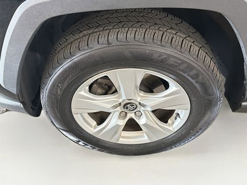 Used 2020 Toyota RAV4 XLE w/ Convenience Package AWD/4WD image 11